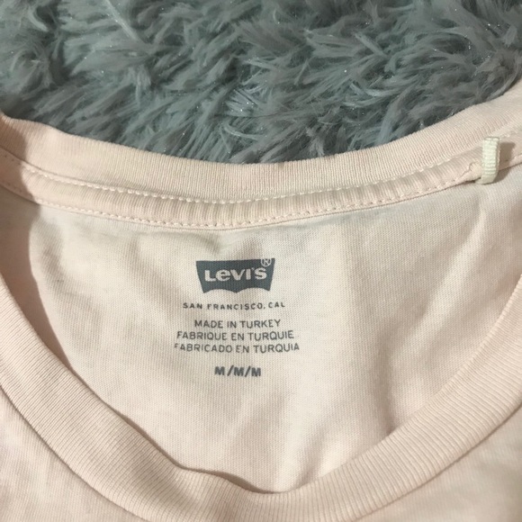 Levi’s Pink Tee - Picture 2 of 3
